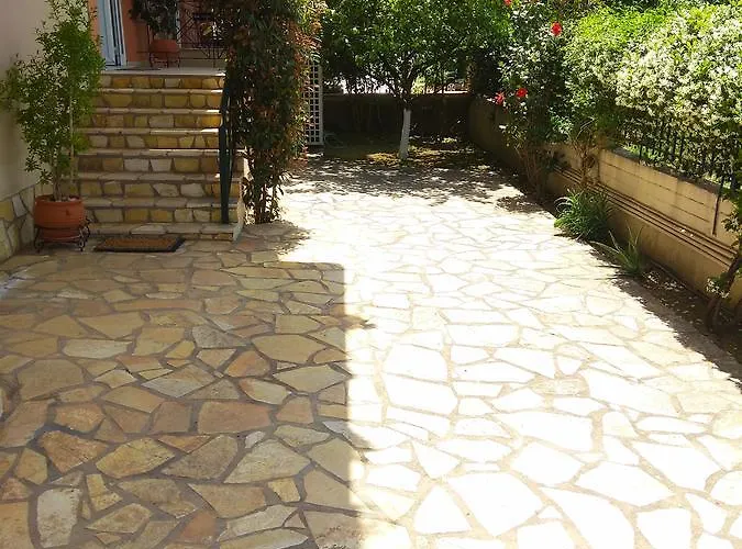 Limonchello לינה וארוחת בוקר 3*