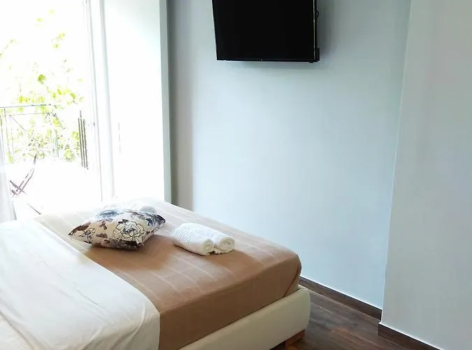 B&B Limonchello 칼라마타